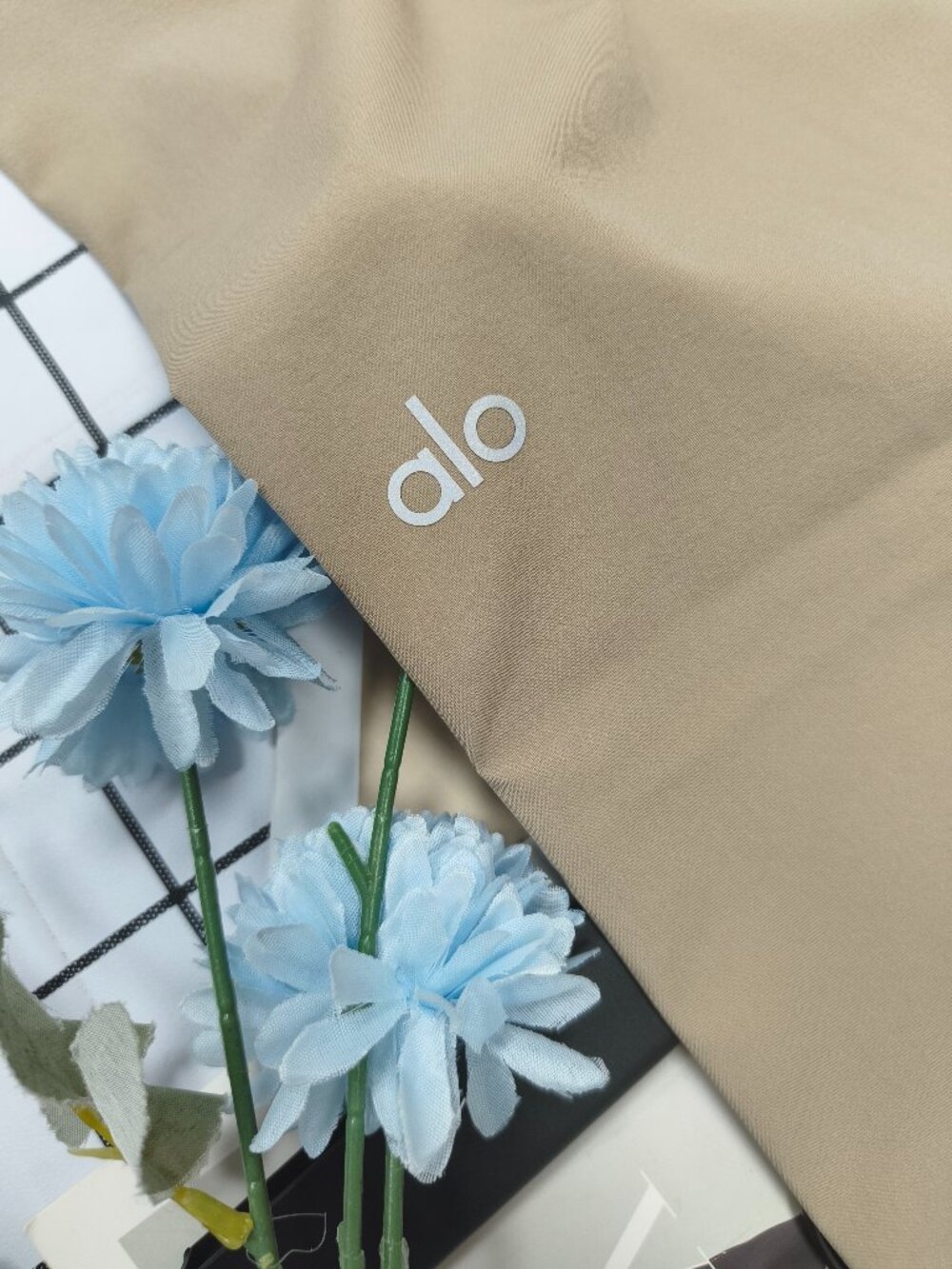ALO Yoga Straight Leg Trouser Gravel Color👧🏻Woman's Regular 30" Inseam Pants💟 - Picture 3 of 8